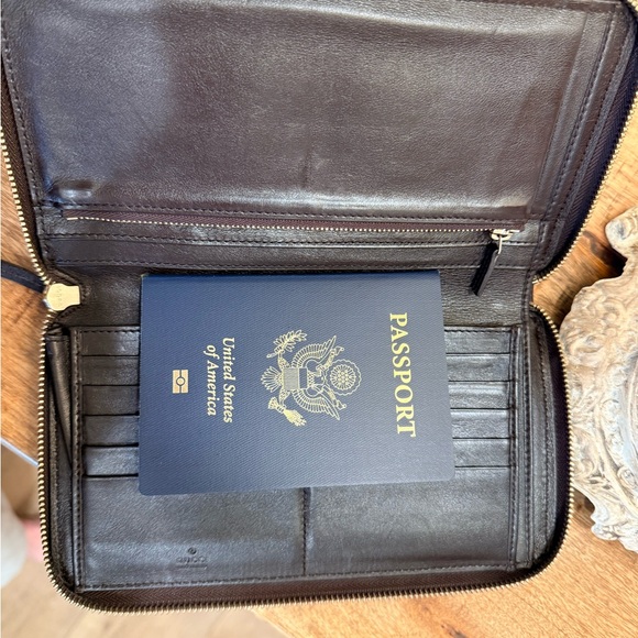 Authentic Gucci Dark Brown Leather Zip Wallet. COA. - Picture 7 of 9